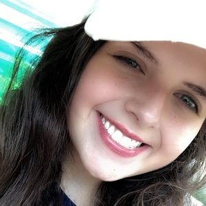 Meet your Posher, Kelsey